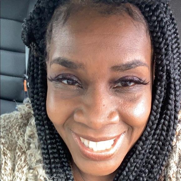 Meet your Posher, Alyson - Picture 2 of 2